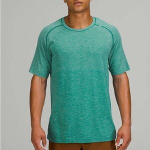 Lululemon Metal Vent Tech Short Sleeve Shirt 2.0 Size Medium